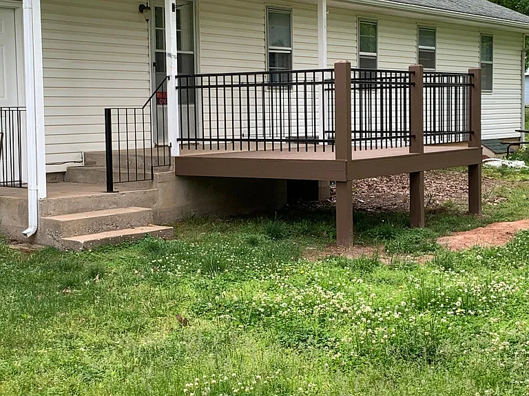 2101 S Kenser Rd — Photo 2