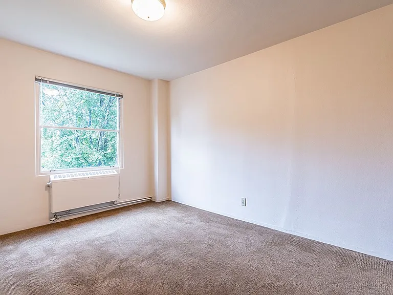 The Queensborough Apartments — Photo 58