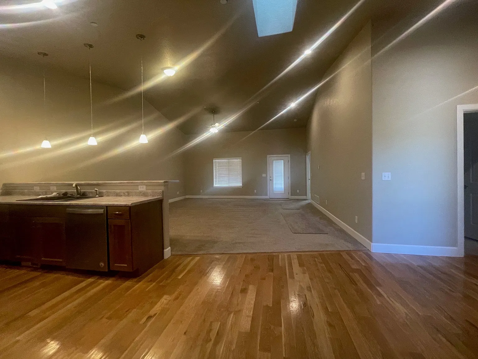 2 bed, 1480 sqft, $1,975 — Photo 3