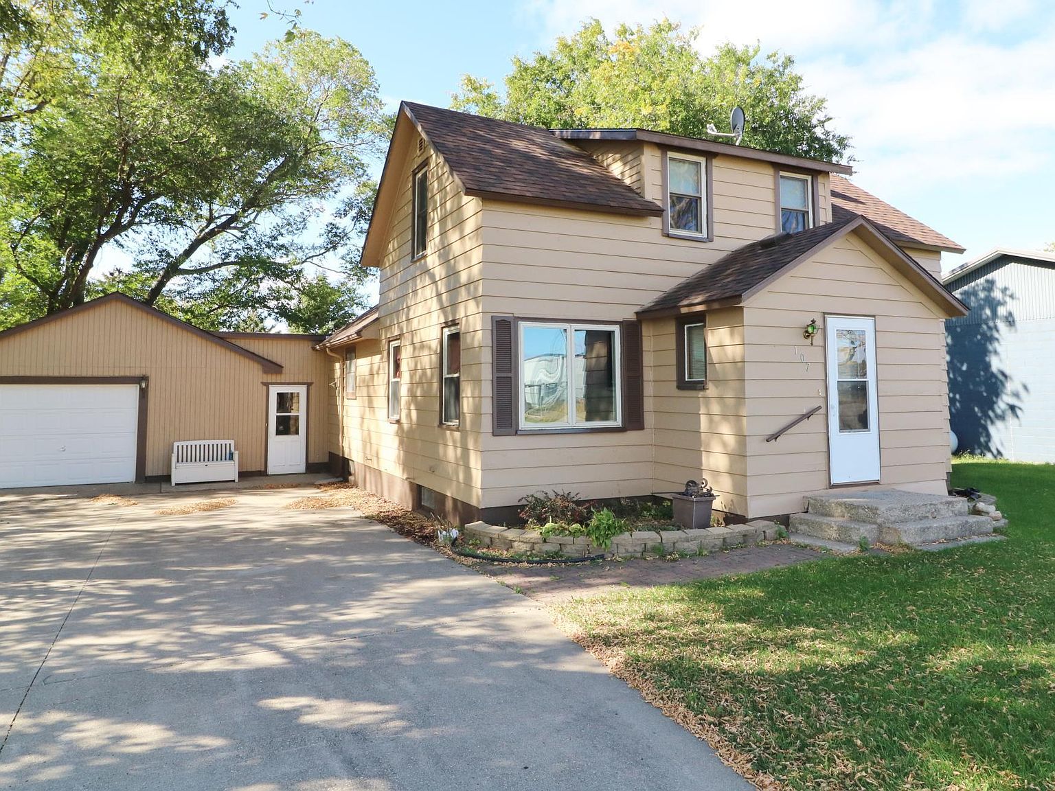 107 Memorial Dr NW, Hoffman, MN 56339 Zillow