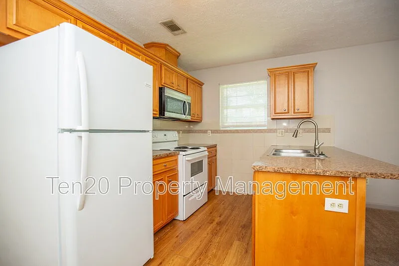 1 bed, 1.0 bath, $725 — Photo 3