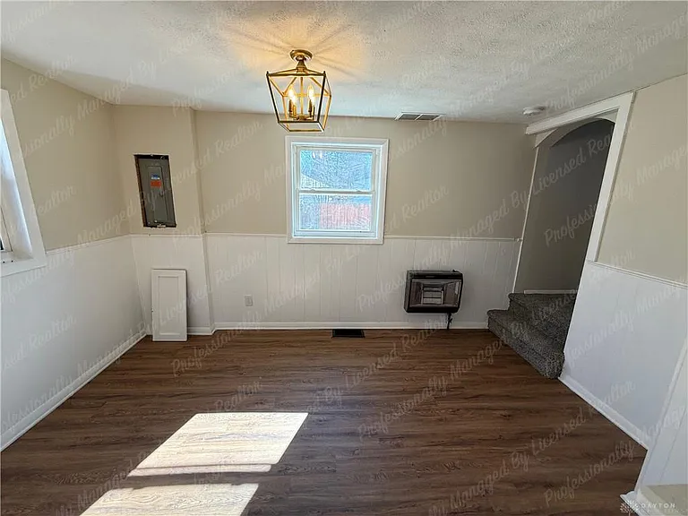 675 Wright St — Photo 15