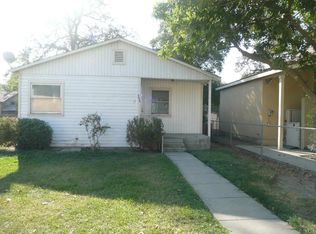 6325 E De Woody Ave, Laton, CA