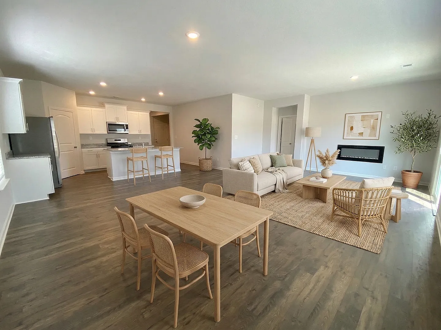 4 bed 2 bath home built in 2023 in Somerville — Photo 2