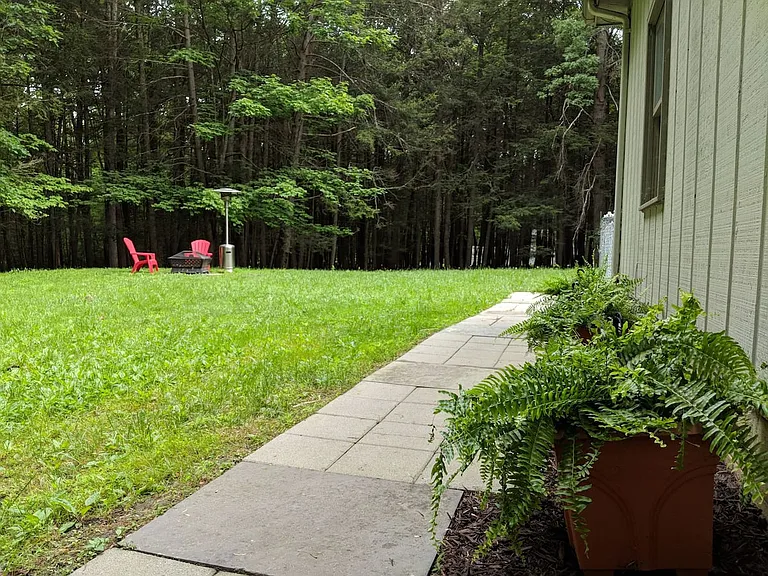 21 Lund Ct — Photo 37
