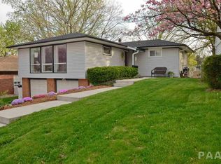 120 W Wynnwood Dr, Peoria, IL