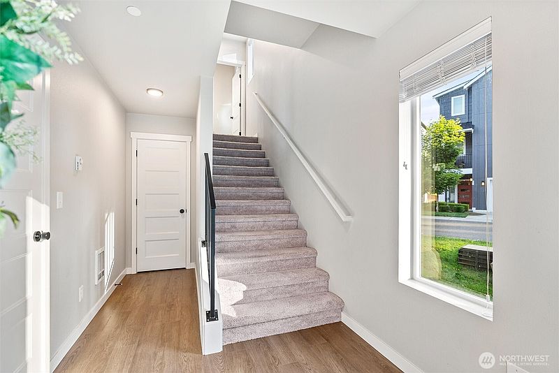5th image of 13717 Admiralty Way #H7