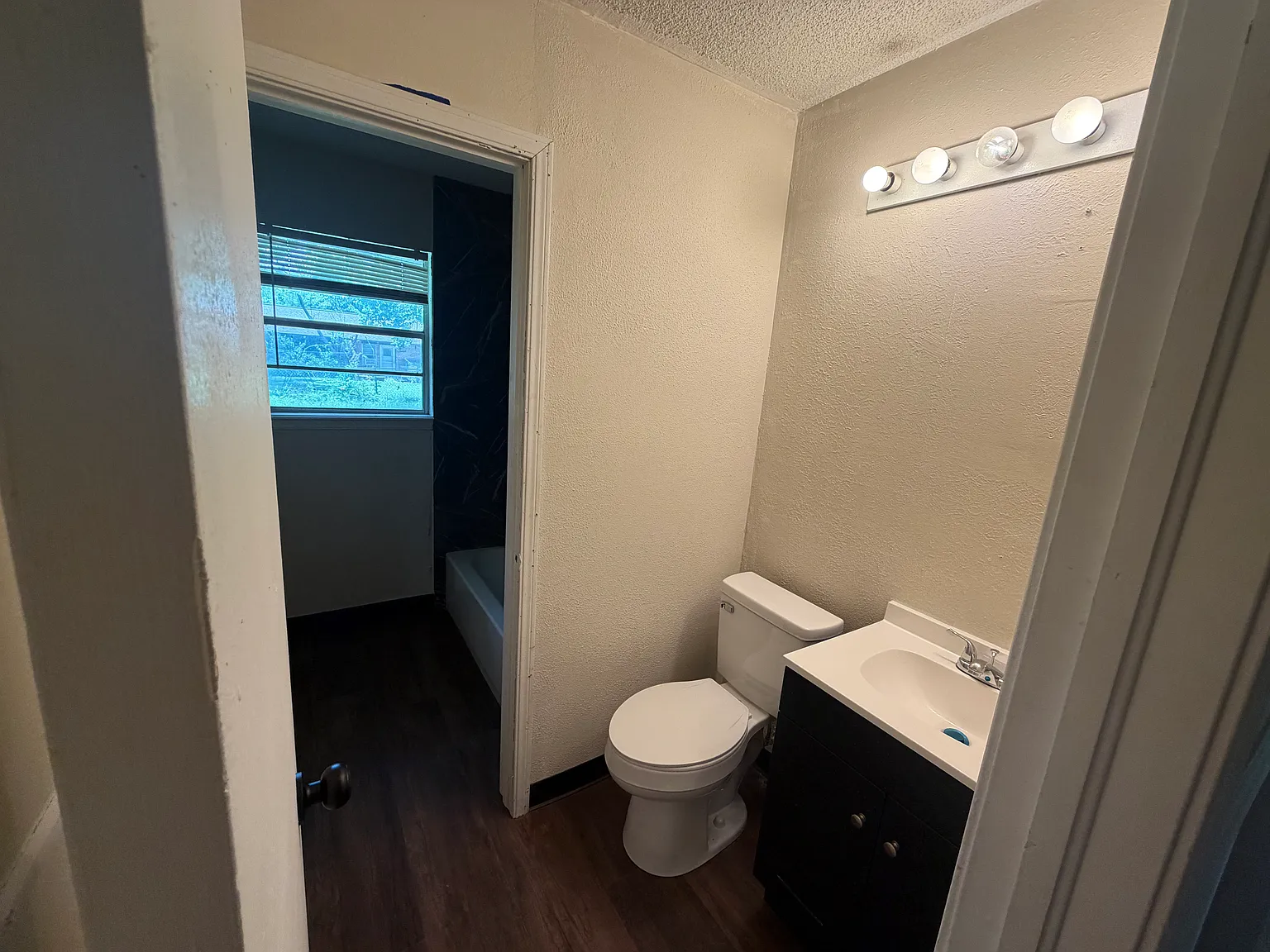4 bed, 1193 sqft, $2,195 — Photo 4