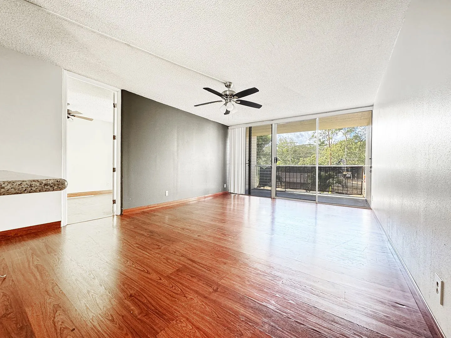 One-Bedroom Mililani Condo with Parking — Photo 4