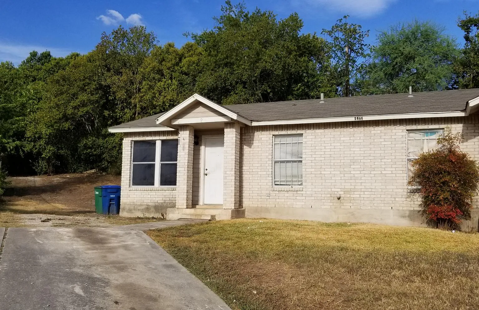 4222 Woodmanor Dr — Photo 1