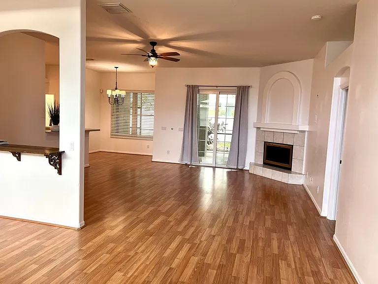 904 Citrone Ct — Photo 6