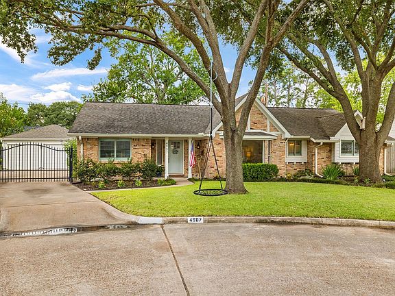 2nd image of 4907 Golf Dr