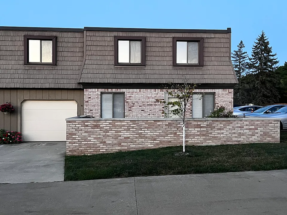 817 Tollis Pkwy #8