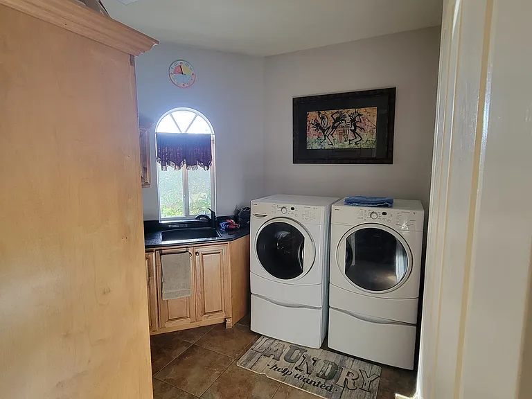 Lower laundry