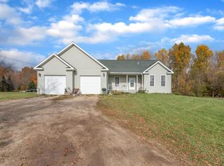 960 Cherry St, Howard City, MI 49329