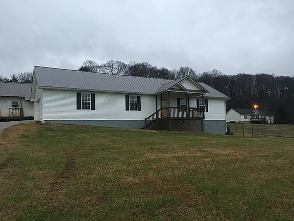 2nd image of 200 Lake Dr