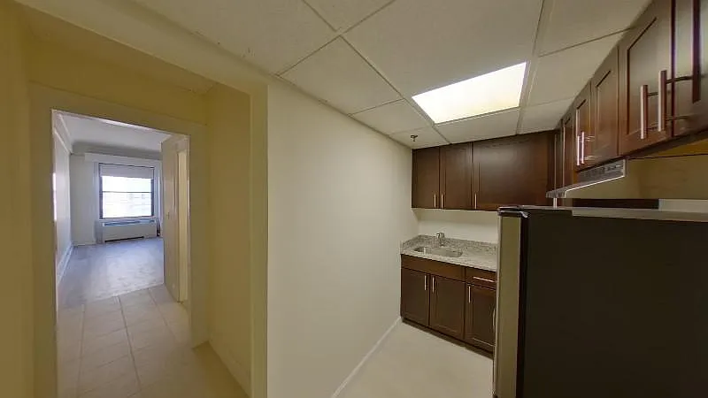 Studio, 400 sqft, $2,400 — Photo 4