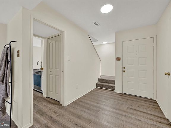 3rd image of 37 Pickburn Ct #C