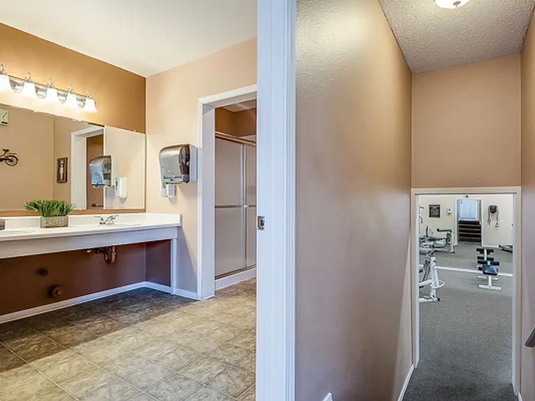 Crystal Springs Apartments — Photo 24