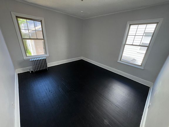 3rd image of 381 Leslie St #1F