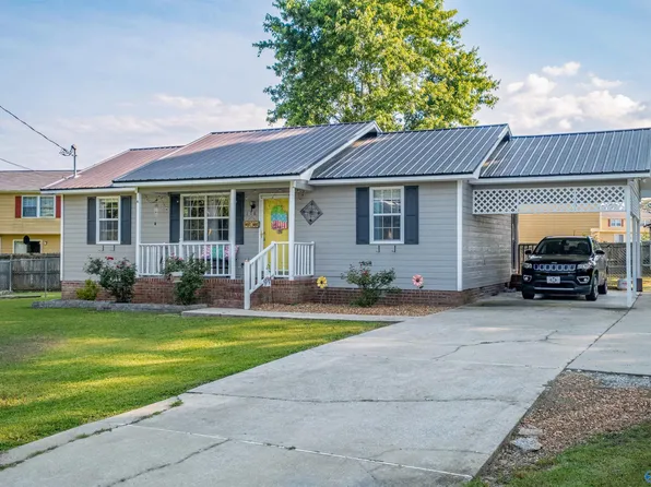 118 Knoxville St, Rainbow City, AL 35906