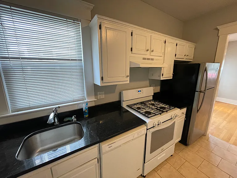 172 Foster St #1 — Photo 8