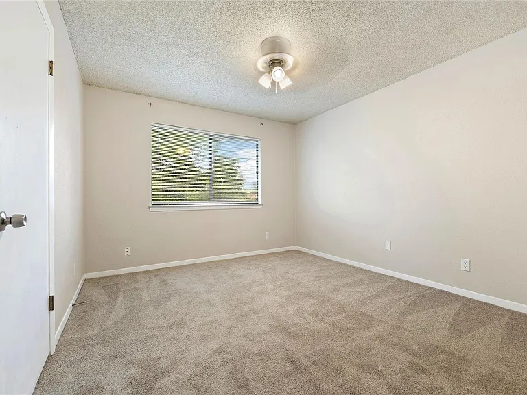 3222 Tamarron Blvd #B — Photo 13