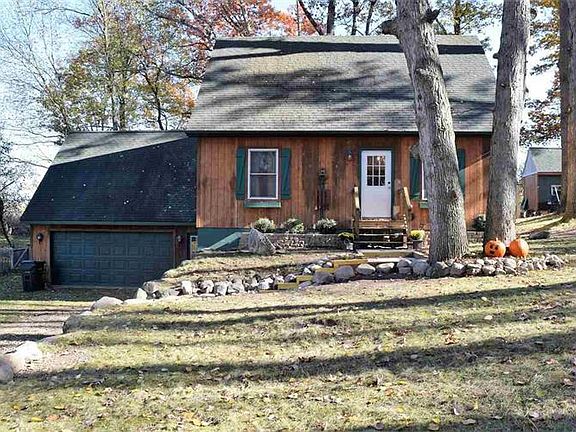 3rd image of 1015 Circle Dr
