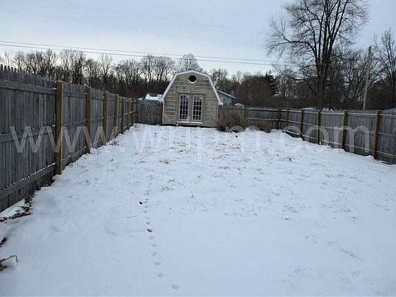 2nd image of 5642 Meadowlark Ln
