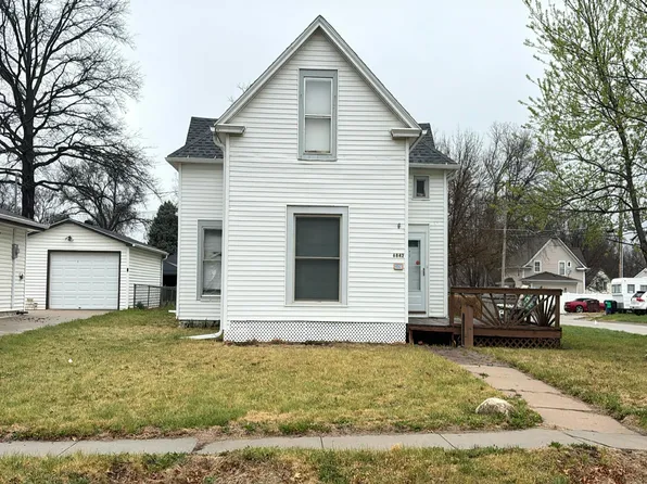 6842 Lexington Ave, Lincoln, NE 68505