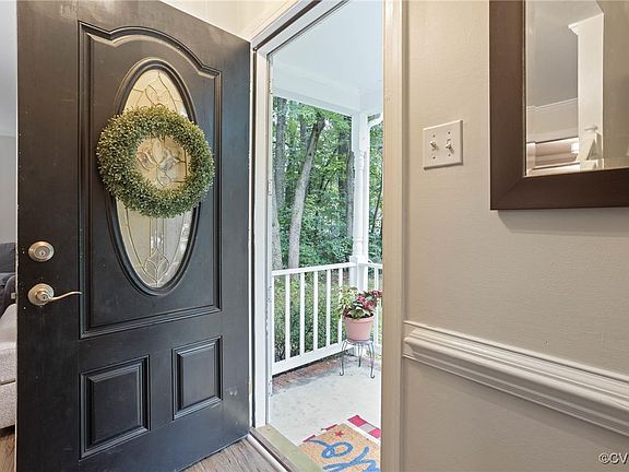 2nd image of 709 Glenhaven Ct