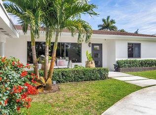 7700 Pine Tree Ln, Lake Clarke Shores, FL 33406