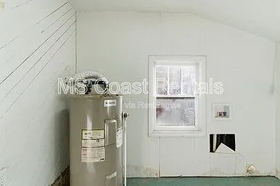 20 Martha Ave — Photo 27