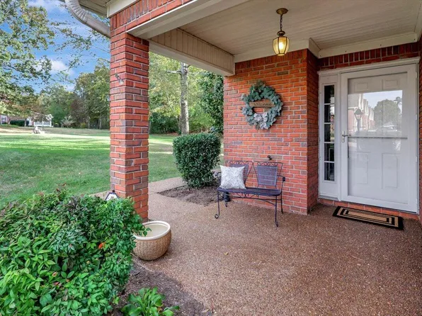 2402 Queens Lace Trl, Chattanooga, TN 37421