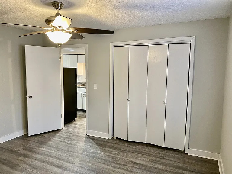 502 Woodcreek Dr E #2 — Photo 8