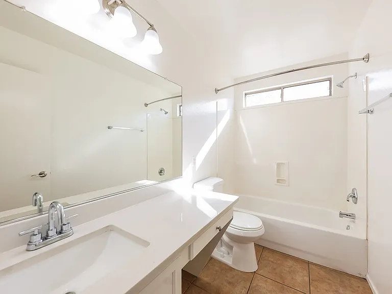 12430 W Valentine Ave — Photo 16