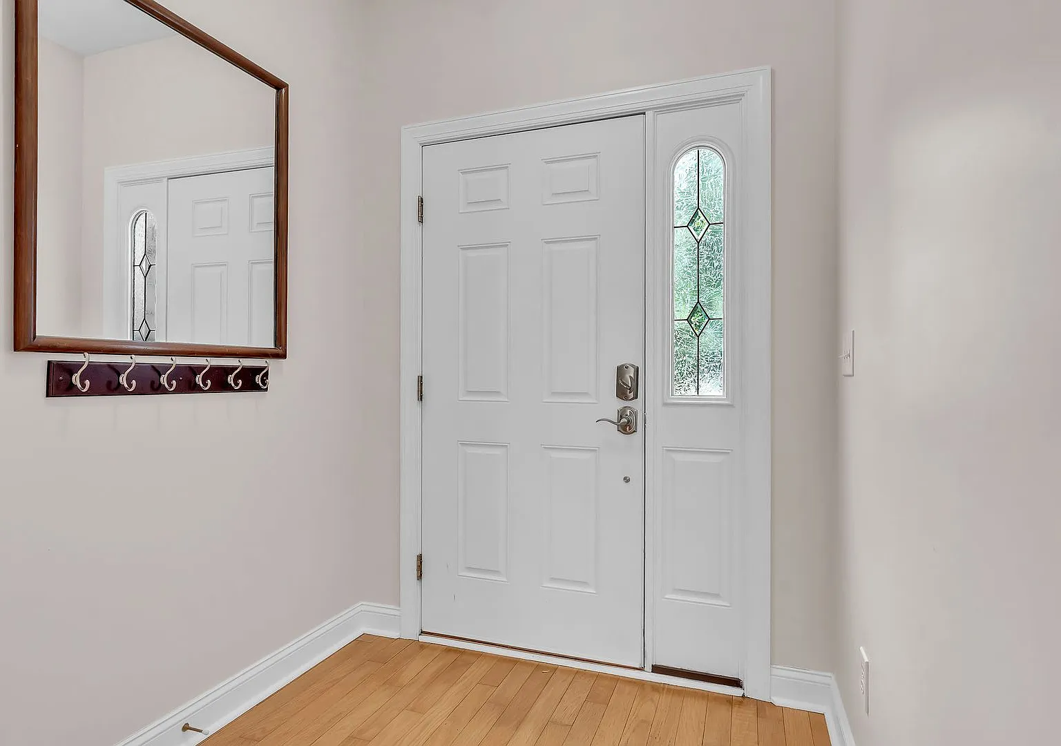 210 Raven Ridge Ct — Photo 2