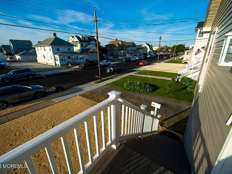 28 Central Ave — Photo 2
