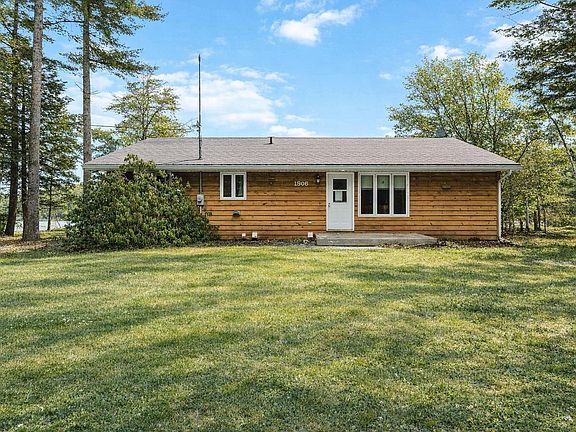 3rd image of 1506 Sweetland Rd