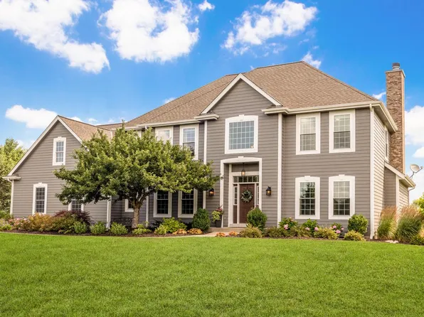 1588 Swallow DRIVE, Grafton, WI 53024