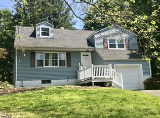 32 Lingert Ave, Clinton, NJ 08809