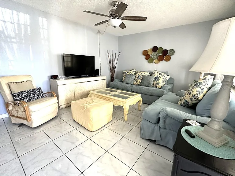 4700 Cove Cir — Photo 20