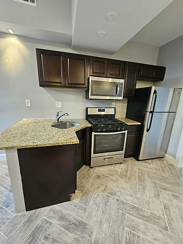 75 Whitney Ave Photo 1