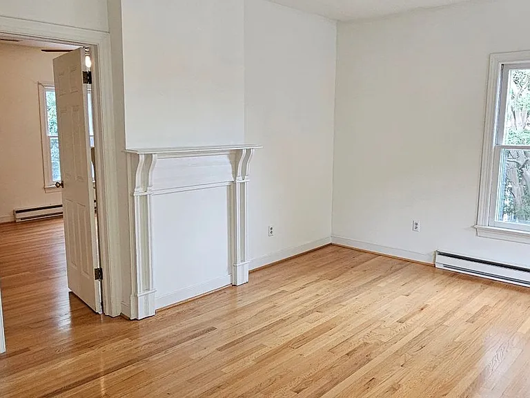 415 Prince St — Photo 5