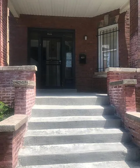 6135 S Vernon Ave #2 — Photo 1