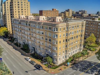 4 N Kingshighway Blvd #1, Saint Louis, MO, 63108