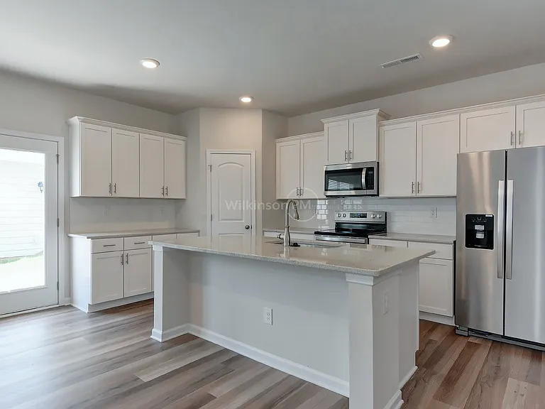 706 Sagecroft Ln — Photo 9