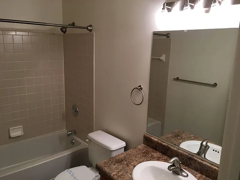 The Wellington House — Photo 13
