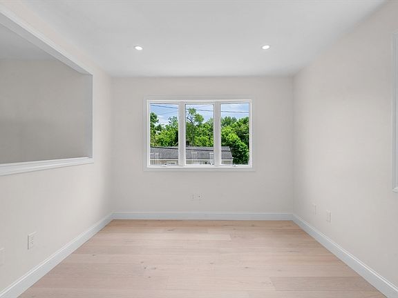 5th image of 29 Rockway Rd