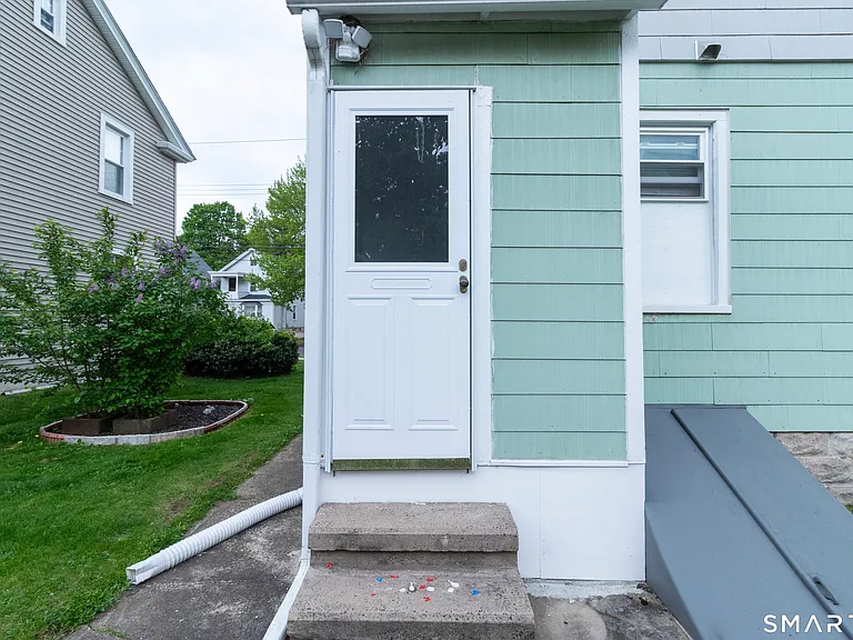 271 Brown St — Photo 24